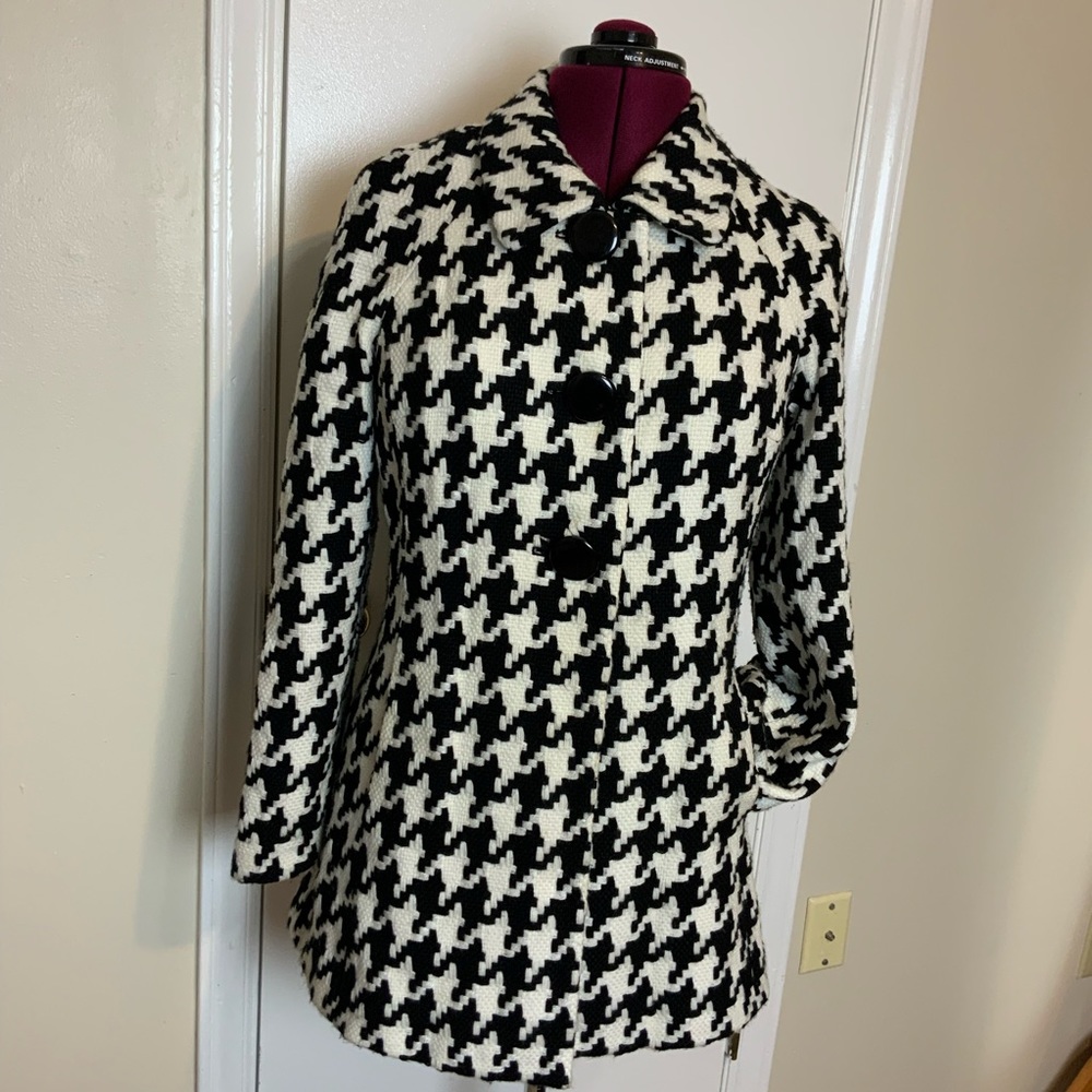 EUC YVOS  PEA COAT Black/White   Geometric Herringbone Women